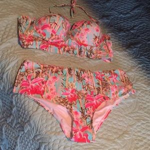 Two piece floral swimsuit Large